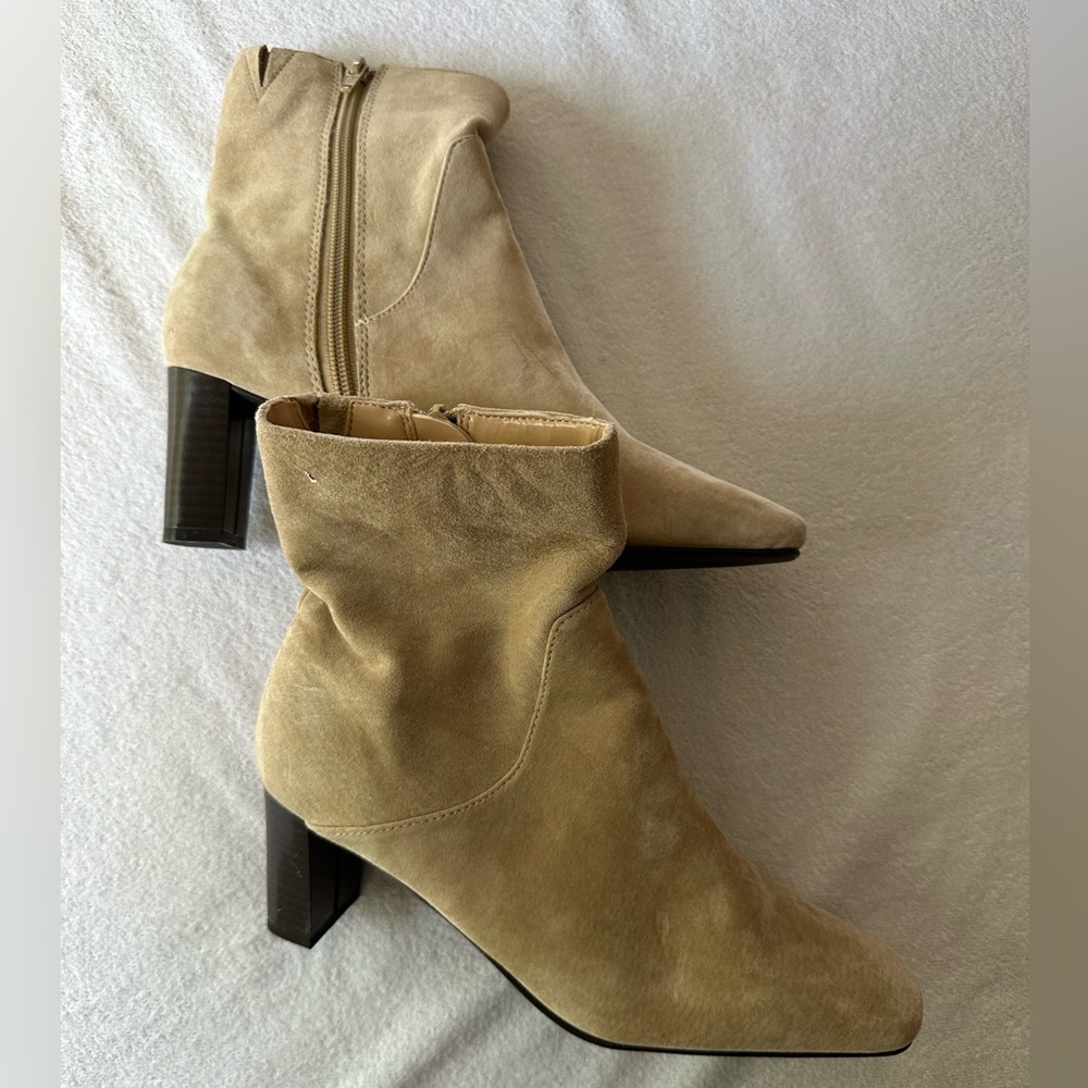 AJ Valenci genuine suede boot!